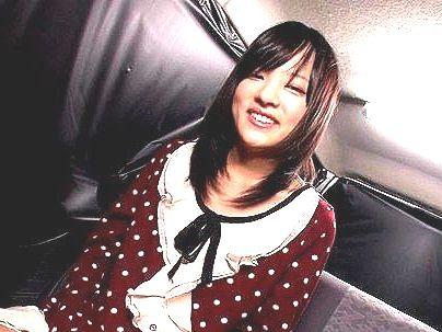＜カーセックス！＞「この子・・・無毛？」貧乳パイ乙パイパン女子！車でエロ行為に発展シチャウゾ(アダルト動画)