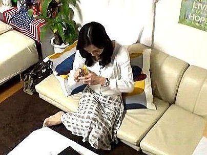 ＜四十路熟女！＞「BBA・・・ドキドキ！」イケメンに口説かれたBBA熟女！やり部屋で浮気行為になっとる！！！