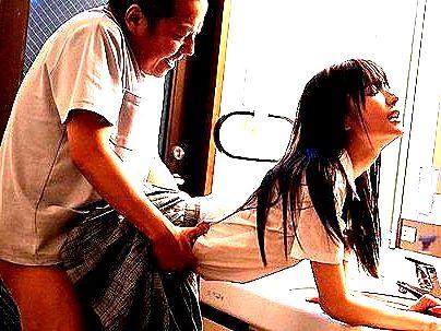 ＜辱め！＞「ヤメテクダサイ・・・」芸能人クラスの可愛い制服女子！！大嫌いな義父に無理やりやられる(アダルト動画)