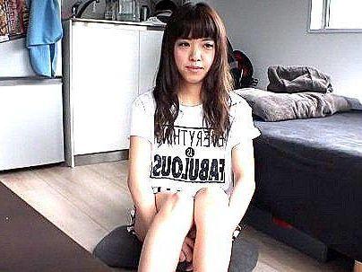 ＜生ハメ交尾！＞「生が・・・いいの！」貧乳ちっぱい女子！生ハメファックでザーメンナカ出しになっとるおｗ！！！