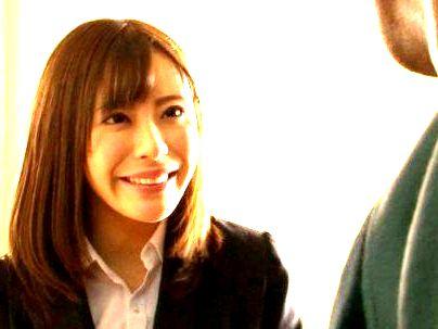 ＜新人介護士！＞「ジジイチンポ・・・頑張る！！」滅茶苦茶可愛い新人弁護士の女子！老人のチンポの世話もするぞ！！