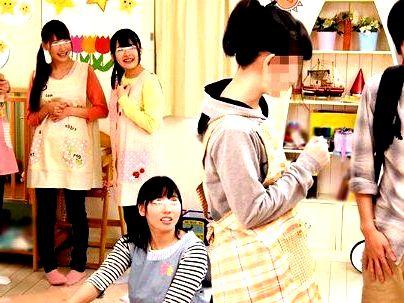 ＜保育士！＞「イッパイしようね…♡」性欲高めのボイン巨乳保育士達！ハーレム状態にシテクレチャウ(アダルト動画)