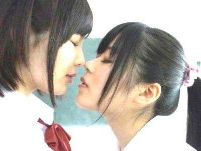 ＜百合キス！＞「大好きなの…」清楚な感じの可愛い女子！レズビアン行為で女同士で絡み合いシチャウゾ！！！
