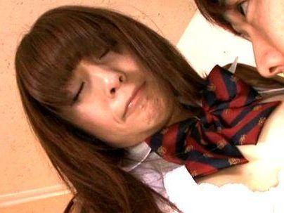 ＜巨乳制服女子！！＞この顔で・・・顔射！意外とマン毛濃い目の制服女子！トイレで自虐行為見せちゃう！！！