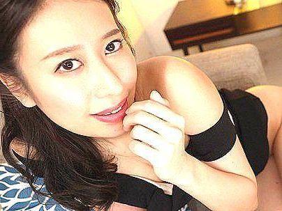 ＜ベロキス！＞「ベロベロ・・・！」見るからにエロい美人お姉さん！誘惑してエロ行為発展シチャウゾ！！！