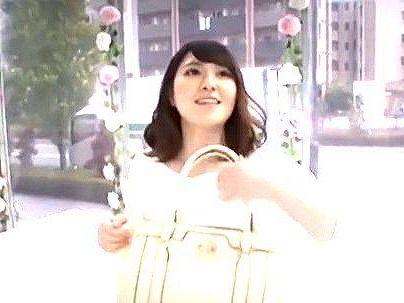 ＜マジックミラー号！＞「え？イキナリ？？」清楚な感じの素人女子！質問中に即パコされてしまうぞ(アダルト動画)