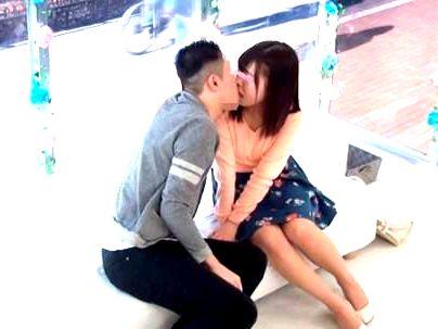 ＜ザ・マジックミラー顔出し！＞【恥ずかしいよ…♡】友達同士がエロ企画挑戦！ず～とディープキスしたら・・・・