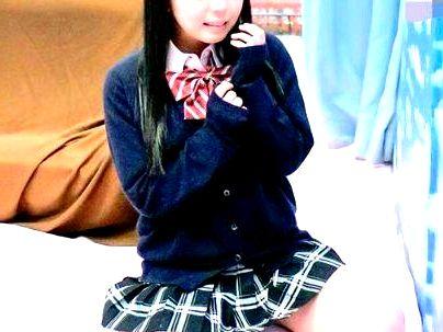 ＜素人ナンパ！＞「彼の・・・おちんちん？」クソ可愛い制服女子！エロ企画で彼チンポ当てゲーム頑張るぞ～！！
