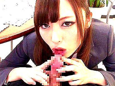＜淫語痴女！＞「この顔・・・エッロ！」主観目線で痴女行為！美乳OLが誘惑でフェラシチャウゾ(無料エロ動画)
