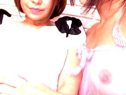 ＜美少女百合！＞乳輪・・エッロ！巨乳・美乳オネエさんコンビ！レズビアン行為で女同士で絡み合いシチャウゾ！！！