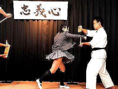 ＜空手女子、敗北・・・の巻！＞「とりゃ～、オッス！」勝負で負けた制服空手女子！勿論犯されるぞ～～ヒヒヒ・・