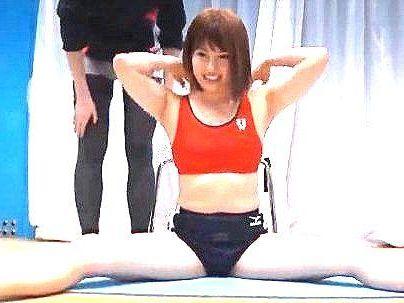 ＜マジックミラー号！＞「マンコはかるんですか？」運動系の女子大生！ＭＭ号で企画でキツキツマンコ食われるぞ！！！