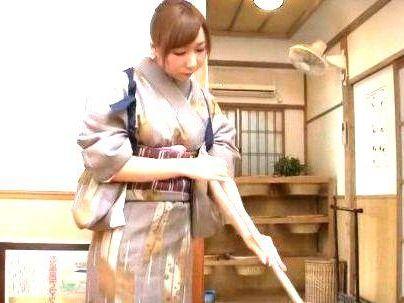 ＜仲居さん！＞「この体・・・エッロ！！」乳輪でかめグラマラスボイン仲居さん！客チンポで興奮しちゃうの…