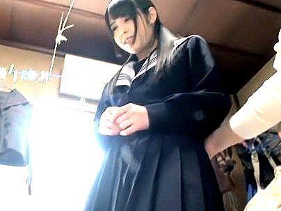 ＜このルックスで・・・！＞「￥光するのか？」清楚系の可愛い制服女子！お小遣い欲しさでエチエチ発展しちゃう(無料エロ動画)