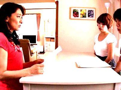 ＜代理出産！＞「私が・・・生むのね？」息子のお願いで美魔女の奥さんママが・・・代理ファック感じてるじゃん！！