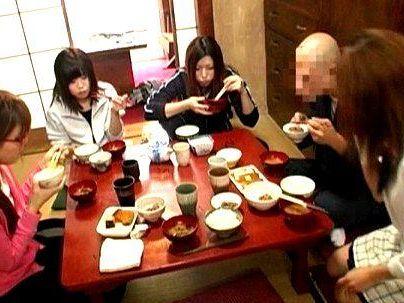 ＜お仕置き！＞オラオラオラァ！！不登校のイケイケＧＡＬ達！駆け込み寺で坊主にヤラレルぞ(アダルト動画)