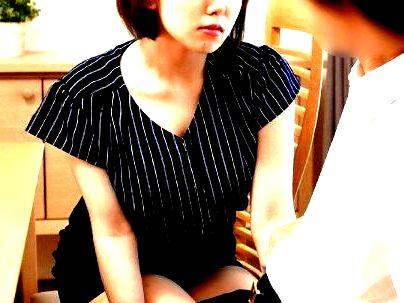 ＜先生！＞「私が・・・するのね…♡」優しくエッロイボインの巨乳先生！生徒のオチンポに興奮シチャウゾ(アダルト動画)