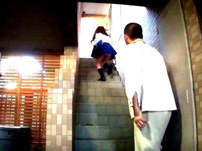 ＜近親相姦！＞「我慢できずに・・・」今どき可愛い清楚な感じのミニスカ娘！パパといけない関係に発展すっぞ！！