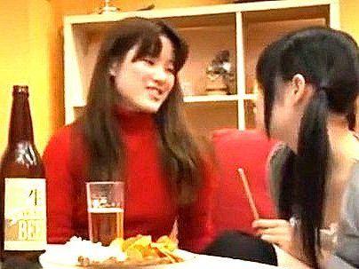 ＜百合エッチ！！＞好きなの…♡！酒が入ったお姉さん！友達の妹を夜這いレズ行為で女同士で絡み合いシチャウゾ！！