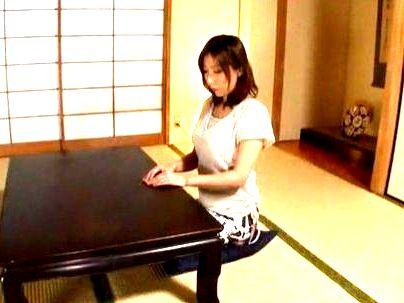 ＜神乳人妻！＞「あそこが・・・アツいの…♡」性欲高めの奥さん！自虐行為から隣の男にNTRファック興奮してっゾ！！