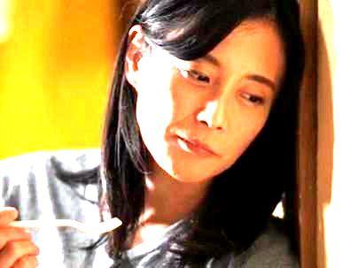≪人妻奥さん≫【ダメなの…】色っぽい感じの奥さんママ！息子に強引に犯されレイプされっぞ！！！！