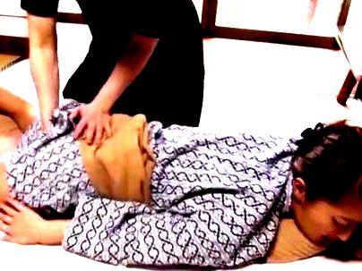 ＜吹石れな！＞「あ～ソコソコ…♡」日焼けボイン色気半端ない巨乳ママ！温泉宿でNTR持ち込まれるぞ！