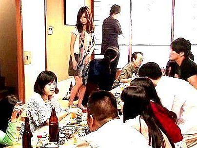 ＜若妻NTR！＞「興奮しちゃう…♡」性欲高めの淫乱美人奥さん！同級会で男と家族崩壊ファックシチャウゾ！！！