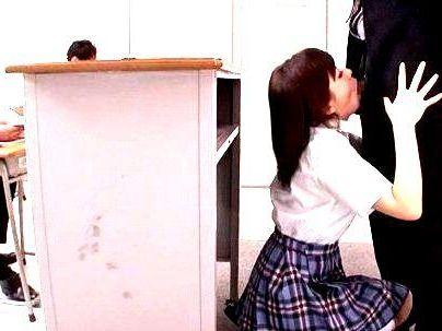 ＜広瀬りりあ！＞「舐めるの好きなの…♡！」清楚でビッチの制服女子！先生のオチンポジュポフェラ楽しんじゃうぞ！！！
