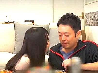 ≪コタツパンチラ！≫【秘密ね…】乳輪エロ目の美人奥さん！こたつの中でエロ行為そのまま近親ファックになるぞ！！