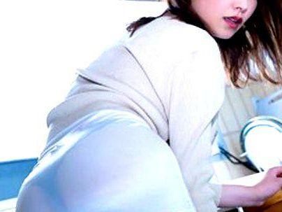 ＜透けパン最高！ｗ＞「誘っちゃうの…♡！」色気半端ない美人奥さん！隣人さそって浮気ファックに興奮しちゃうぞ！！！