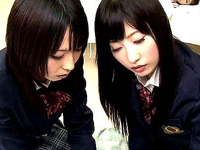 ≪美少女の誘い…≫【ほらほら…しようよ…♡】滅茶苦茶可愛い美少女達！見舞いにきてエロ行為発展しちゃうぞ(無料エロ動画)
