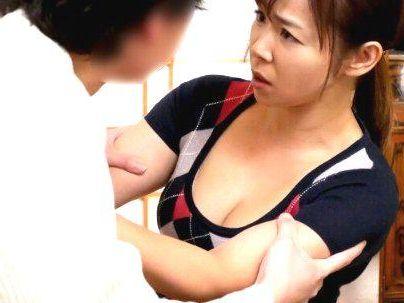 ＜娘が不在中に・・・＞「48歳？我慢限界っす！ヒヒヒ・・・！」彼女のママに我慢限界！強引にやっちゃうぞ！！！