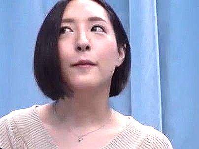 ＜素人企画！＞【欲求不満です…】紹介で来た淫乱すぎる奥さん！ＭＭ号で余裕でマンコ・・・開花！！！