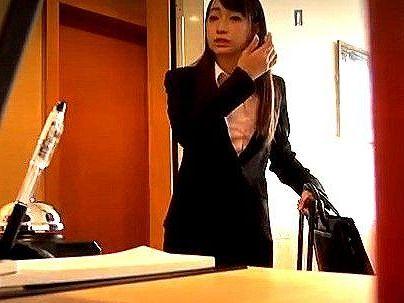 ＜相部屋！＞「体・・・エッロ！」出張先の手違いで同僚と相部屋！巨乳とかガマンデキナイのでヤル！！！