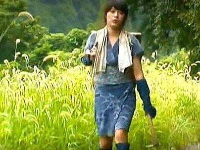 ＜ヘンリー塚本＞「ヤメテクダサイ・・・」農家のオバサン熟女！鬼畜な男に狙われて無理矢理やられるぞ！！！