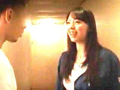 ≪おばちゃん工場長！≫【性処理すっぞ！】色気半端ない熟女おばさん！オチンポ性処理やっとるぞ！！！(無料エロ動画)