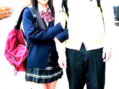＜素人ナンパ！＞「彼氏です…♡」制服姿の彼持ちの女子！ＭＭ号でチンポ当てゲームしてもちろん・・・OUT！！