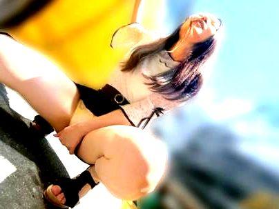 ≪シロウト企画！≫【これもうダメなの・・・】リモバイで可愛い女子が散歩！ご覧の通り・・・マン汁全開に(アダルト動画)