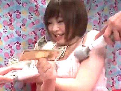 ≪マジックミラー号≫【ブスが・・・金で！】素人バカそうな女！金貰ってマシンバイブ餌食になっとる！！！