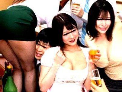 ＜同窓会セックス！＞「最高だろコレ！！」性欲高めの美人人妻達！同窓会でガチファック興奮シチャウゾ！！！
