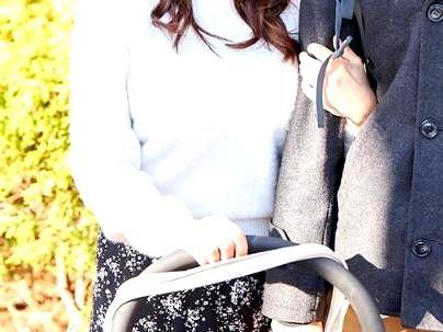 ≪ご無沙汰ママ！≫【イケないの…に…】幸せそうな産後人妻ママ！MM号で童貞の偽物チンポでNTR持ち込まれるぞ！！！