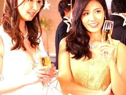 ＜ハーレム！＞「神展開勃発だぞ！！」同窓会であった美女コンビ！逆3Pファックでフル勃起確定でしょ！！！