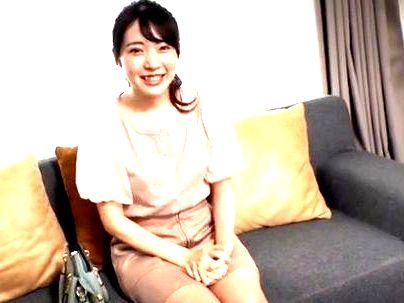 ＜素人！＞「無毛マンコ・・・この顔で・・・」スレンダーJD素人女子！ベロキスエチエチ興奮してっゾ(アダルト動画)