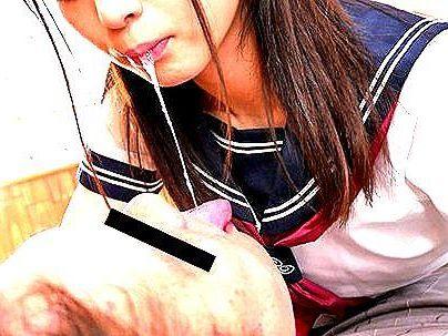 ＜制服！＞「よだれ・・・きたね～だろ！」芸能人クラスの可愛いコスプレ女子！エロ行為発展しちゃう(無料エロ動画)