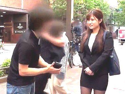 ＜女教師！＞「まさかの・・・？」上清楚な感じの三十路先生！生徒といけない関係になっちゃうゾ！！(アダルト動画)