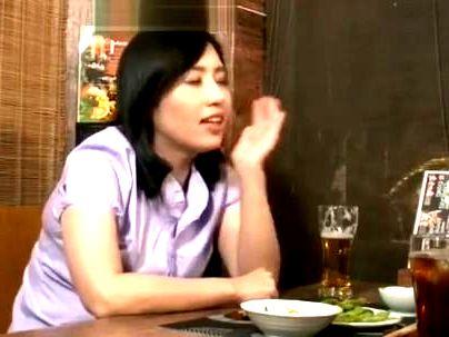 ≪居酒屋！≫【嬉しい…♡】一人で飲んでるババア確保！他人棒でマンコ開いて出し入れすっぞ！！