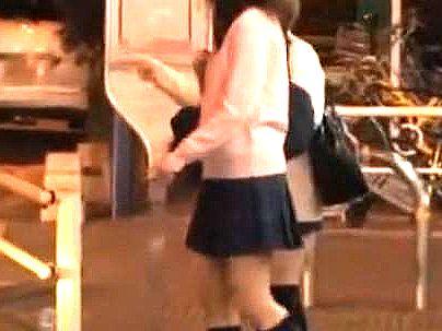 ≪メガネ≫【まあまあ可愛いｗ！】制服姿のメガネ可愛い女子！バスでバイブでマンコおっぴろげ～！！！