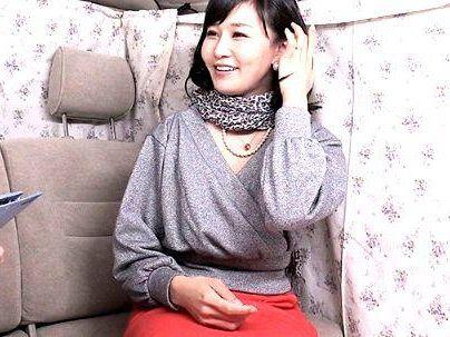 ＜人妻企画！＞「おばちゃん・・・興奮！」上品な感じの美人奥さん！なし崩し的エロ行為持ち込まれるぞ！！
