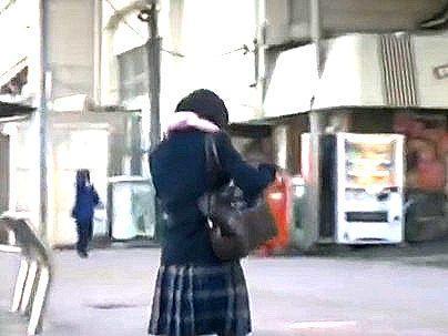 ＜電車痴漢！＞「ダメです…」ボーイシュ真面目そうな制服所ｓ！痴漢行為で犯されレイプされっぞ！(アダルト動画)