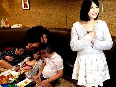 ＜留学生の初体験！＞「これ大丈夫か？！」日本人の生チ○ポで乱交ファックに・・異文化交流でｓｅｘおっぱじめとる！！
